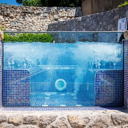 Palma Krk Penthouse With Sea View And Private Jacuzzi كرك