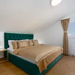 招待所 Palma Krk Penthouse With Sea View And Private Jacuzzi