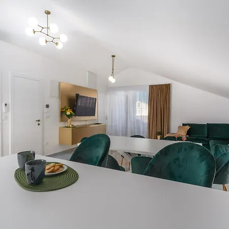Palma Krk Penthouse With Sea View And Private Jacuzzi Vendégház Krk Town