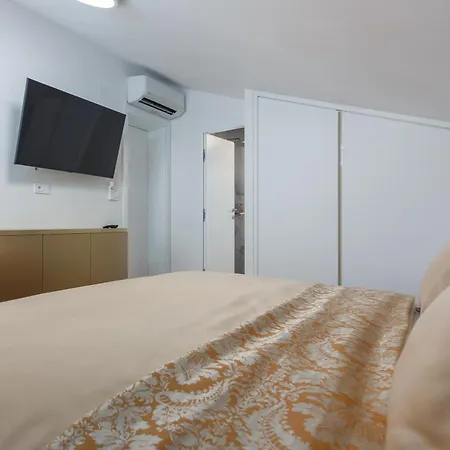Palma Krk Penthouse With Sea View And Private Jacuzzi Vendégház Krk Town