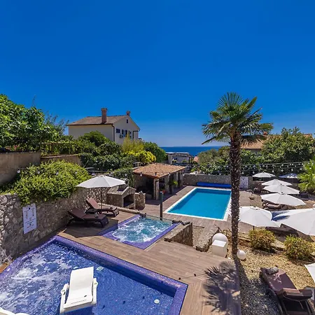 Palma Krk Penthouse With Sea View And Private Jacuzzi Maison d'hôtes 4*