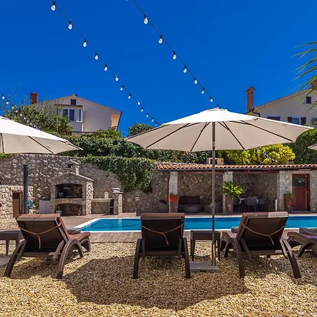 Palma Krk Penthouse With Sea View And Private Jacuzzi Penzion
