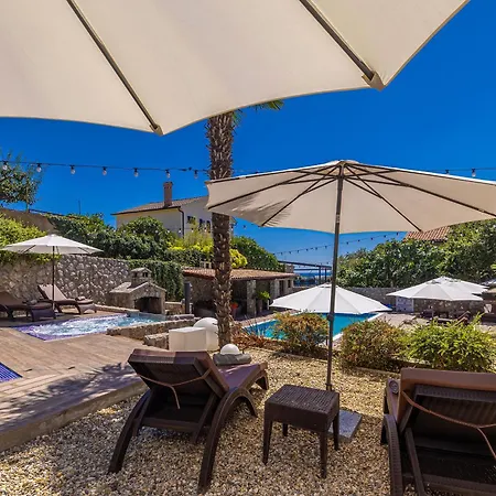 Penzion Palma Krk Penthouse With Sea View And Private Jacuzzi