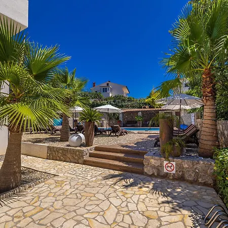 Palma Krk Penthouse With Sea View And Private Jacuzzi Penzion 4*