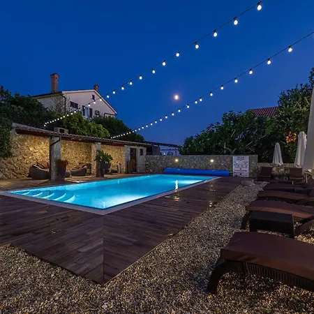 Penzion Palma Krk Penthouse With Sea View And Private Jacuzzi