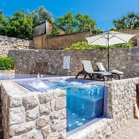 Palma Krk Penthouse With Sea View And Private Jacuzzi Gasthof 4*