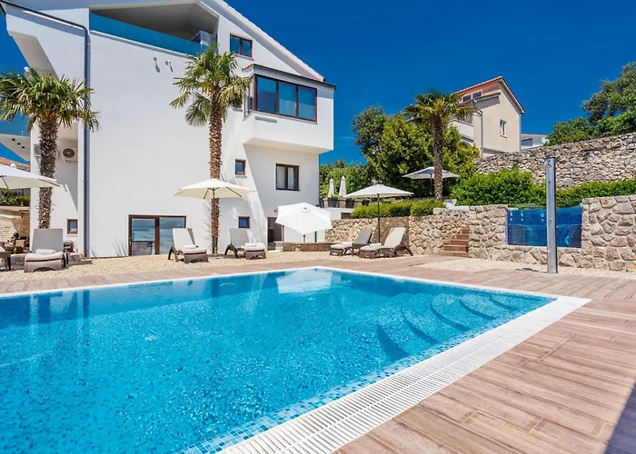 Palma Krk Penthouse With Sea View And Private Jacuzzi Vendégház